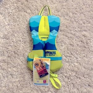 Hyperlite infant life vest. Brand new. Never worn.